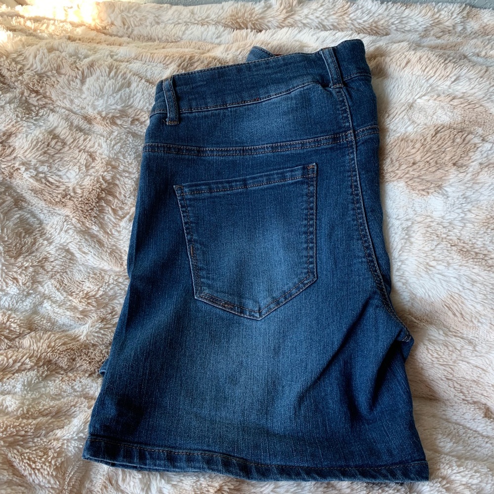 Liverpool Jean Shorts